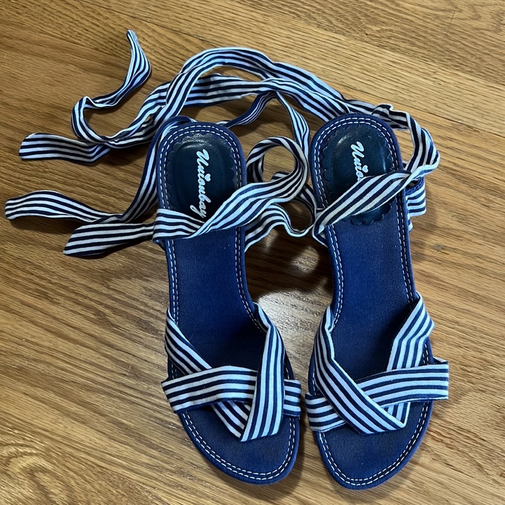 SUPER CUTE Unionbay Blue & White wedge heels tie around ankle Size 7.5 - Picture 2 of 14